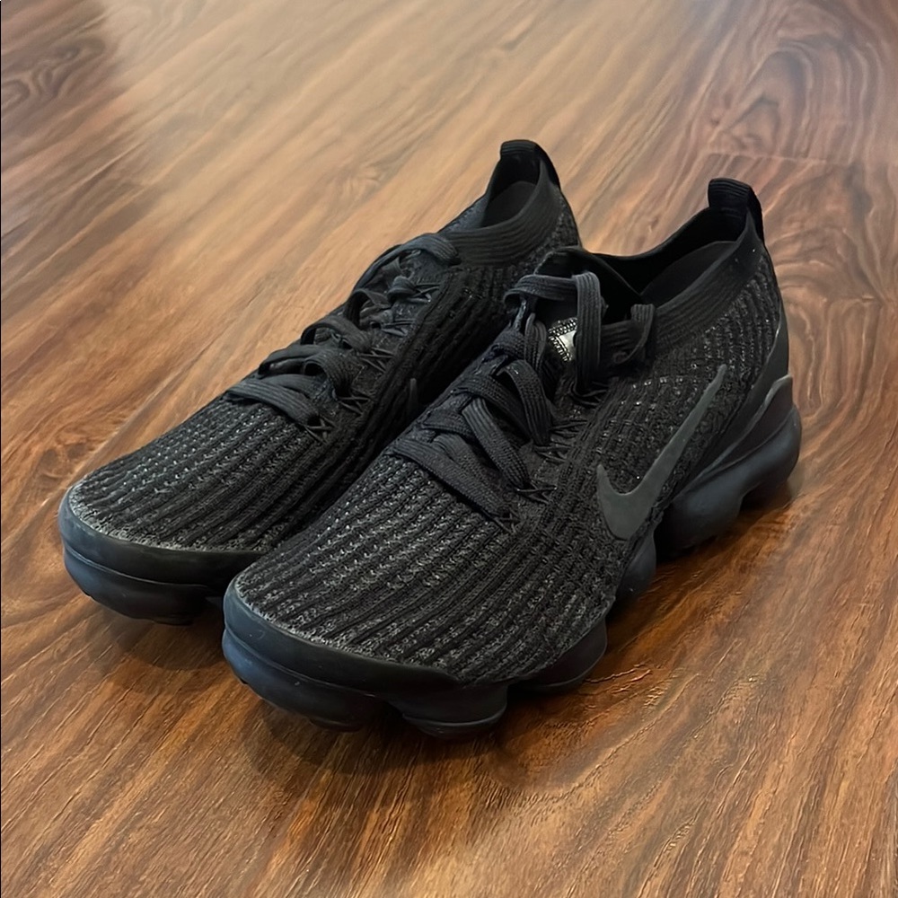 NIKE VAPORMAX - USED BLK/BLK